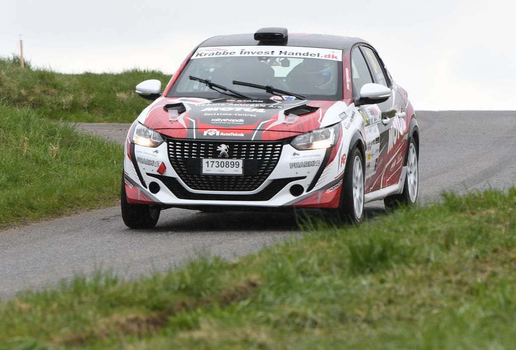 Lasse Karlshøj og Isabell Kvick i deres Peugeot 208 Rally4 på Såby-prøven i Rally Yding
(Foto: Morten Dam - specialpress@gmail.com)